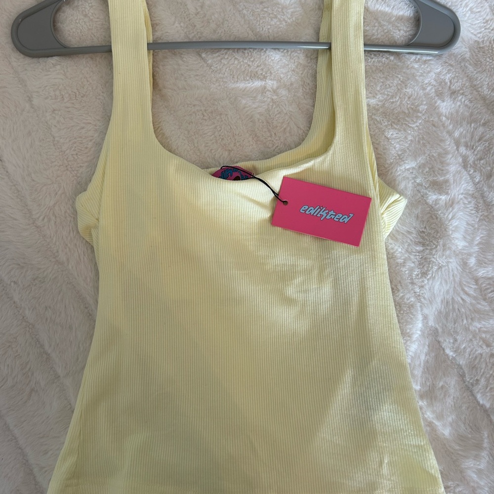 Edikted Yellow Crop Top Vibrant Stylish Essential
